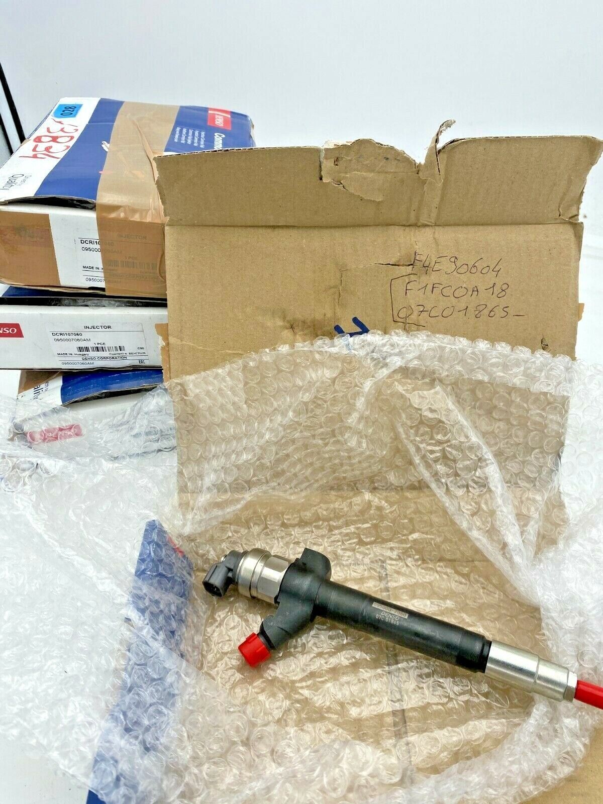  Genuine new Injector 095000-7060 0950007060